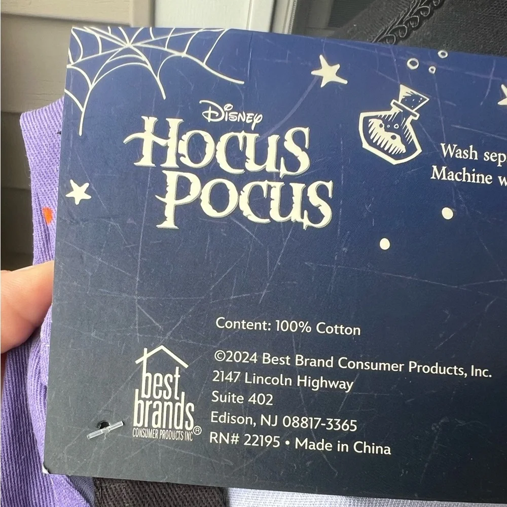 Disney Hocus Pocus Purple Apron with Gold Accents NWT